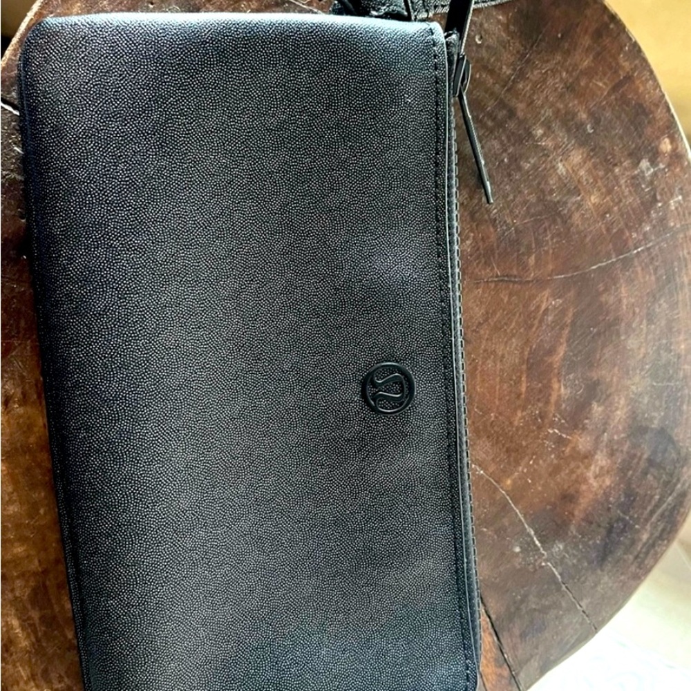 Lululemon clutch